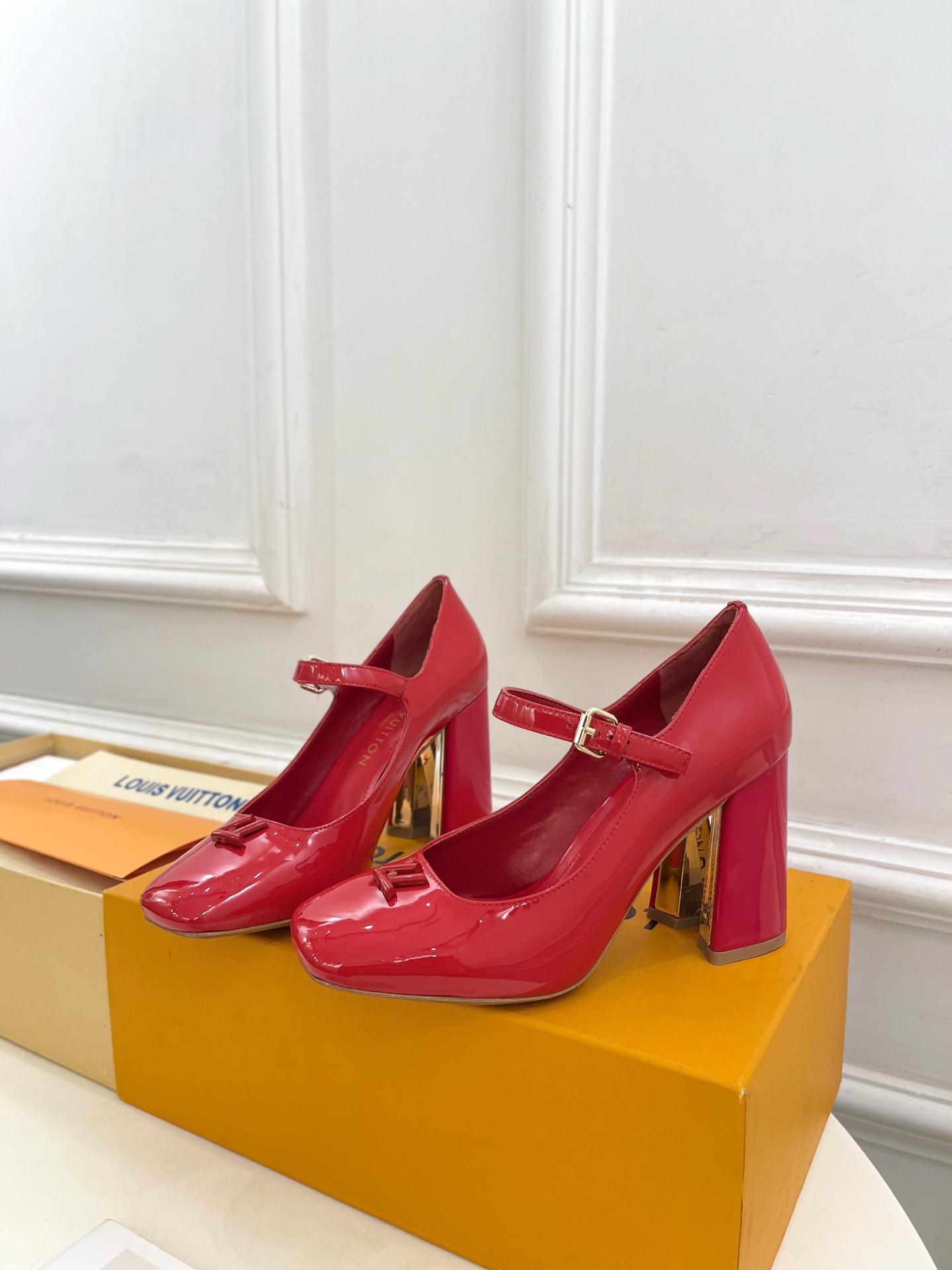 Women's high heels